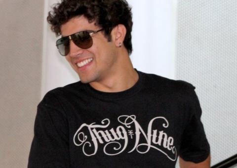 Caio Castro dançando "Show das Poderosas"